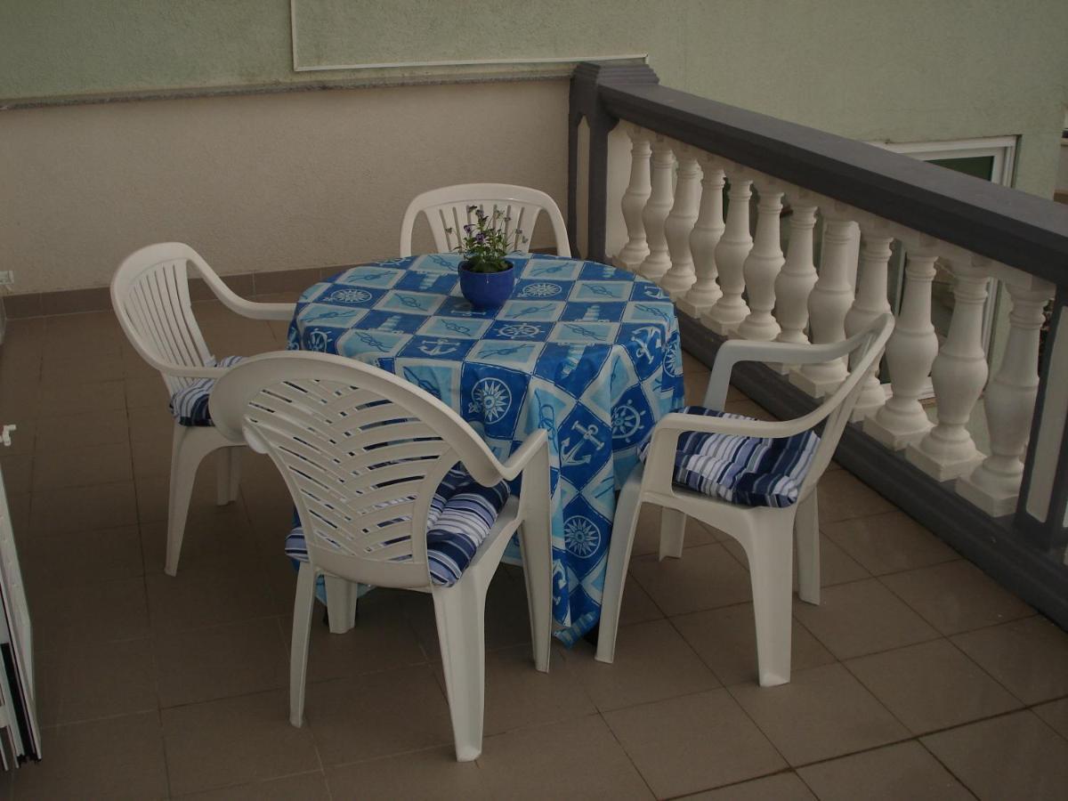 Apartments Villa Angela Krk Town Rum bild