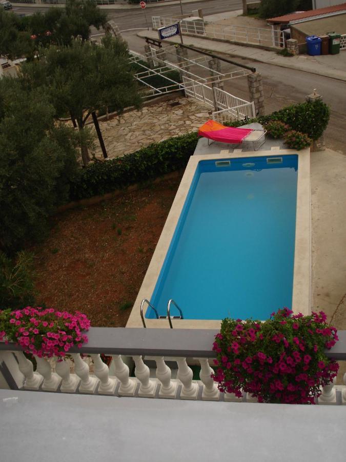 Apartments Villa Angela Krk Town Rum bild