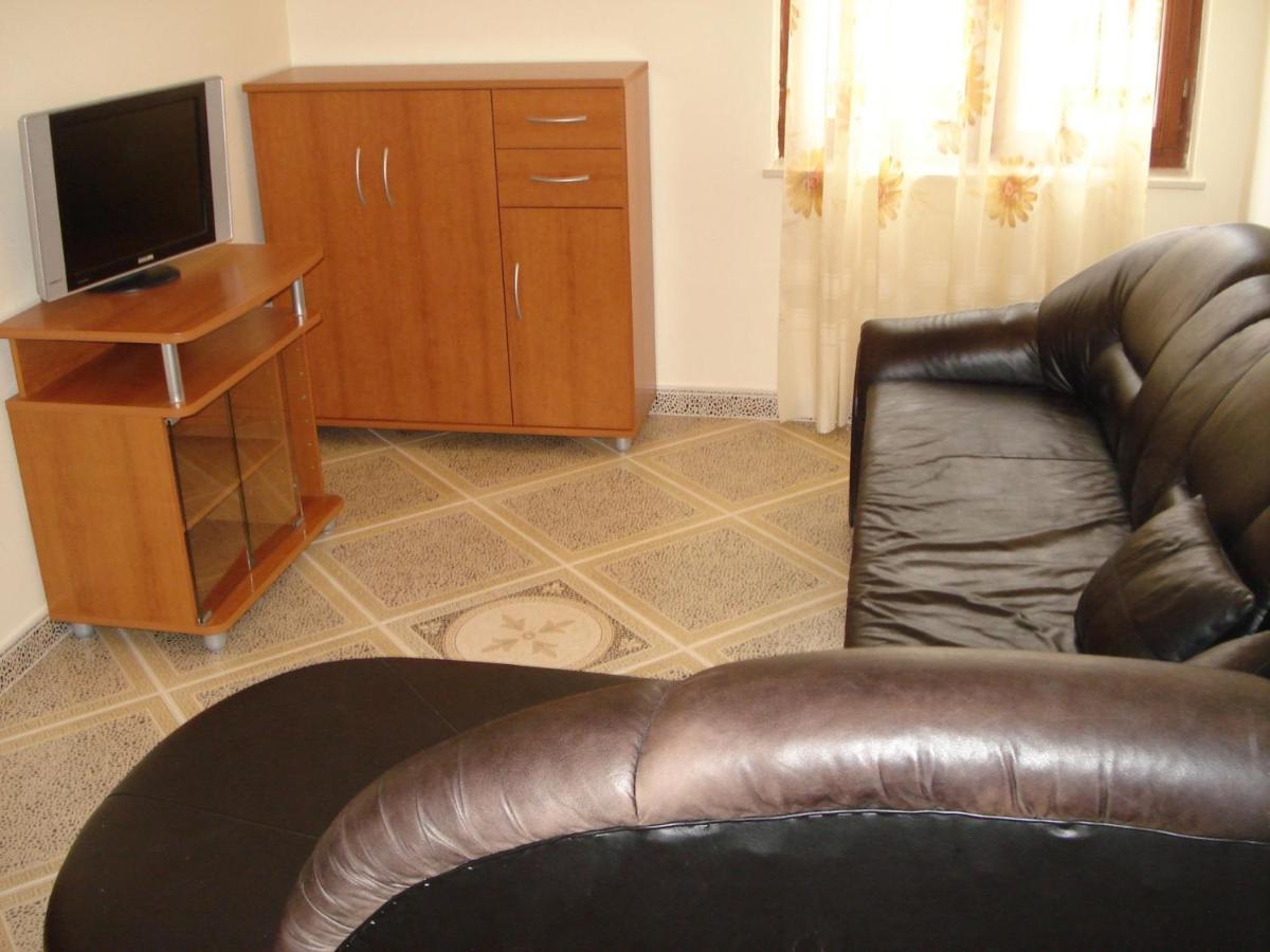 Apartments Villa Angela Krk Town Rum bild