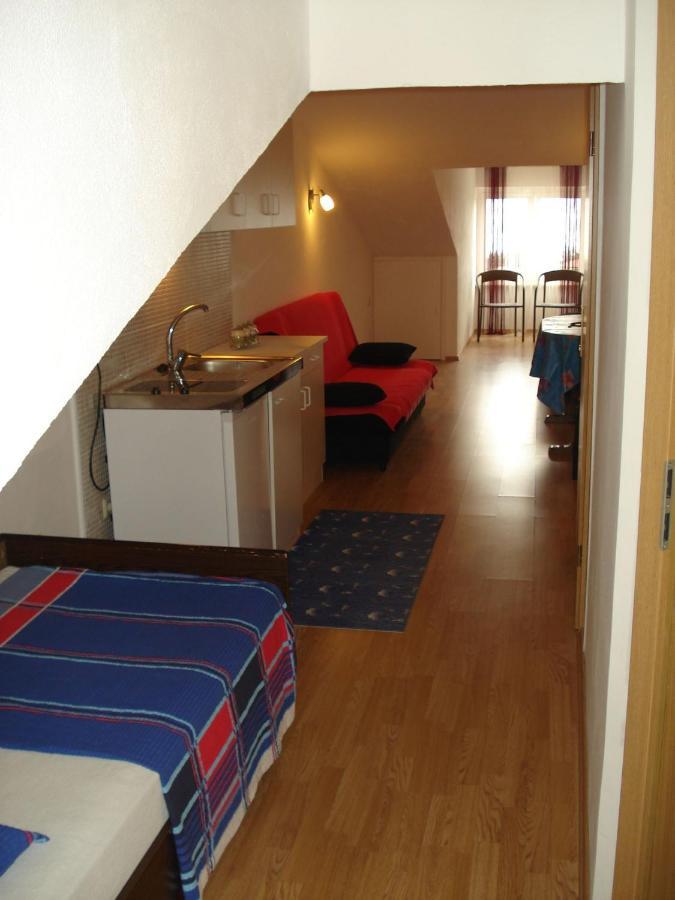 Apartments Villa Angela Krk Town Rum bild