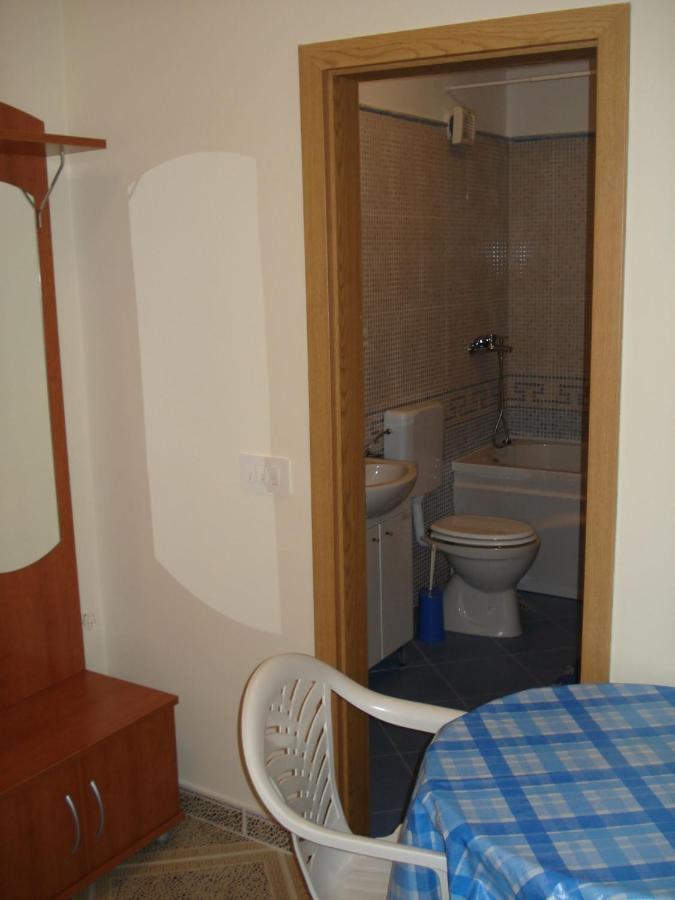 Apartments Villa Angela Krk Town Rum bild